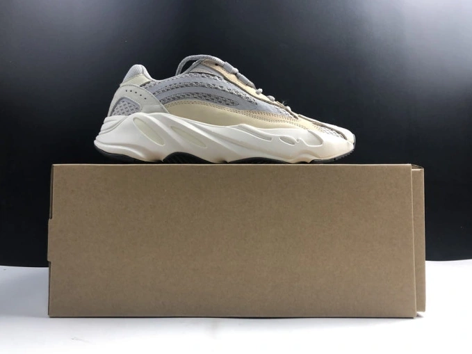 Adidas 700 Boost Yeezy Cream Cream GY7924 V2 0922